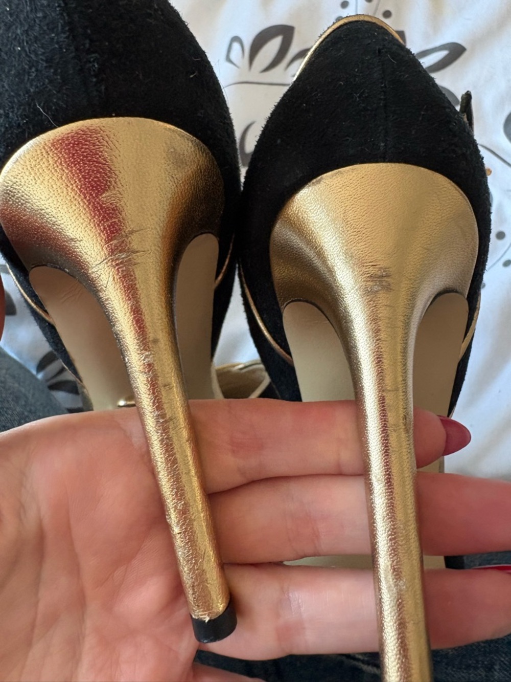 Vintage like-new Diane Von Furstenberg Black and Gold Pointed T‑Strap Pumps - Picture 4 of 4